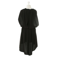 Gaspard Yurkievich Robe avec Cape noire