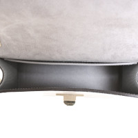Furla Umhängetasche aus Leder in Grau