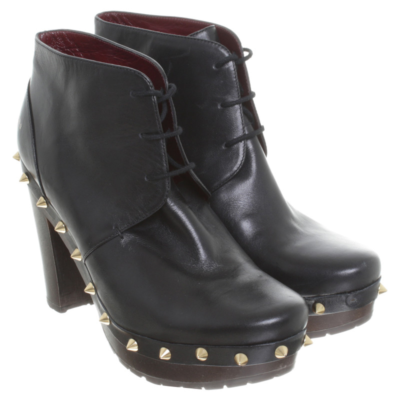 Marc Jacobs Ankle boots with rivets details