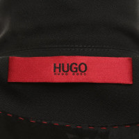 Hugo Boss Cropped Blazer in Schwarz