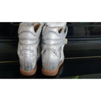 Isabel Marant Sneakers aus Leder in Silbern