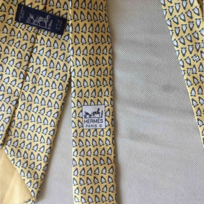 Hermès Krawatte en Soie en Jaune