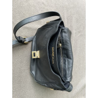 Kaviar Gauche Shoulder bag Leather in Black