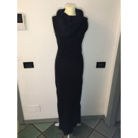 Issey Miyake Kleid aus Baumwolle in Schwarz