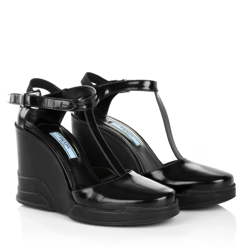 Prada Pumps in black