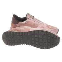 Valentino Garavani Sneakers in Rosa / Pink
