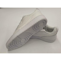 Nike Sneakers aus Leder in Weiß