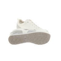 Guess Trainers in Cream