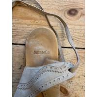 Hermès Sandalen aus Wildleder in Beige