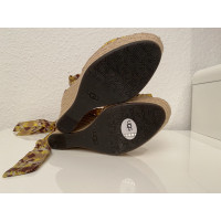 Ugg Australia Sandalen aus Leder in Beige