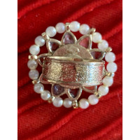 Chanel Ring aus Perlen in Beige