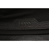 Hugo Boss Umhängetasche aus Leder in Schwarz