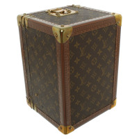 Louis Vuitton Beautycase made of canvas in brown