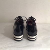 Ermanno Scervino Chaussures à lacets en Cuir en Noir