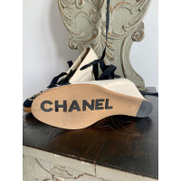 Chanel Wedges aus Canvas in Beige
