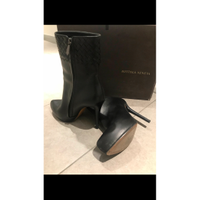 Bottega Veneta Stiefel aus Leder in Schwarz