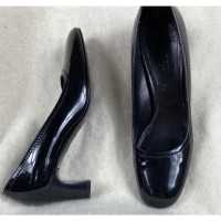 Bally Pumps/Peeptoes aus Leder in Schwarz