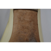 Louis Vuitton Slippers/Ballerinas Patent leather in Cream