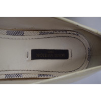 Louis Vuitton Slippers/Ballerinas Patent leather in Cream
