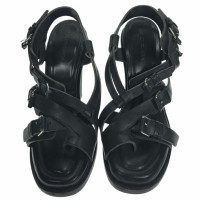 Balenciaga Sandalen aus Leder in Schwarz