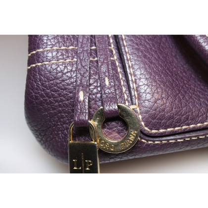 Loro Piana Handtasche aus Leder in Violett