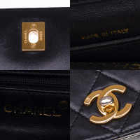 Chanel Flap Bag Leather in Black