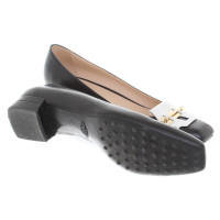 Tod's pumps in Nero / Bianco