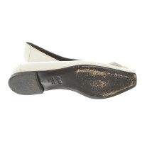 Fendi Slippers/Ballerinas Patent leather in Cream