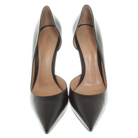 Gianvito Rossi pumps in black