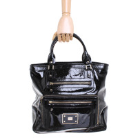 Anya Hindmarch Handtasche aus Lackleder in Schwarz
