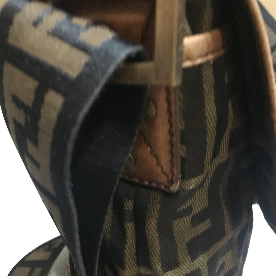 Fendi Shoulder bag Canvas in Brown