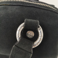 Armani Jeans Handtasche aus Wildleder in Schwarz