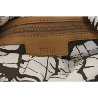Hugo Boss Handtasche aus Leder in Ocker