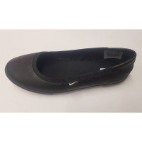 Nike Slippers/Ballerina's Leer in Zwart