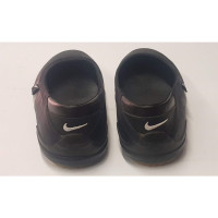 Nike Chaussons/Ballerines en Cuir en Noir
