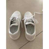 Miu Miu Sneakers aus Leder in Weiß