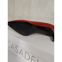 Casadei Pumps/Peeptoes aus Leder in Rot