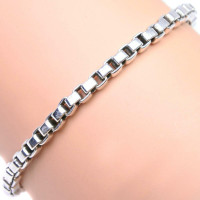 Tiffany & Co. Armreif/Armband aus Silber in Silbern