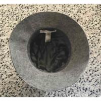Stella McCartney Hut/Mütze aus Wolle in Grau