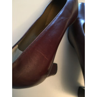 Yves Saint Laurent Pumps/Peeptoes Leather in Brown
