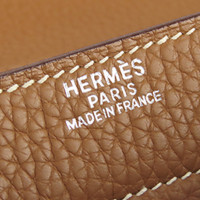 Hermès Sac A Depeches aus Leder in Braun