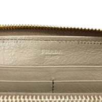 Prada Täschchen/Portemonnaie aus Leder in Grau