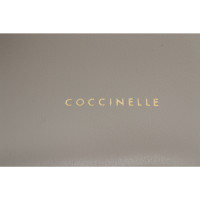 Coccinelle Umhängetasche aus Leder in Grau