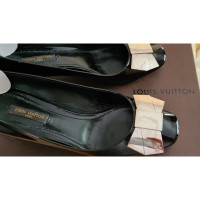 Louis Vuitton Pumps/Peeptoes aus Lackleder in Schwarz