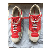 Prada Sneakers aus Leder in Rot