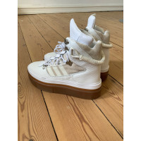 Adidas Stiefel aus Leder in Weiß