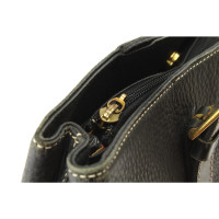 Burberry Handtasche aus Leder in Schwarz
