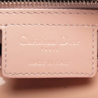 Christian Dior Lady Dior Medium in Pelle verniciata in Rosa