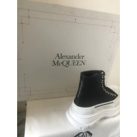 Alexander McQueen Sneakers aus Canvas in Schwarz