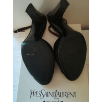 Yves Saint Laurent Sandals in Black